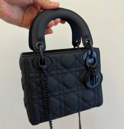 【ディオール】入手困難★マットブラックが超かっこいい★ミニバッグ