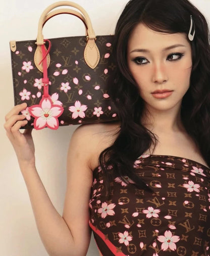 【ルイヴィトン】可愛すぎる♡村上隆コラボ 桜TM オンザゴーPM バッグM13269