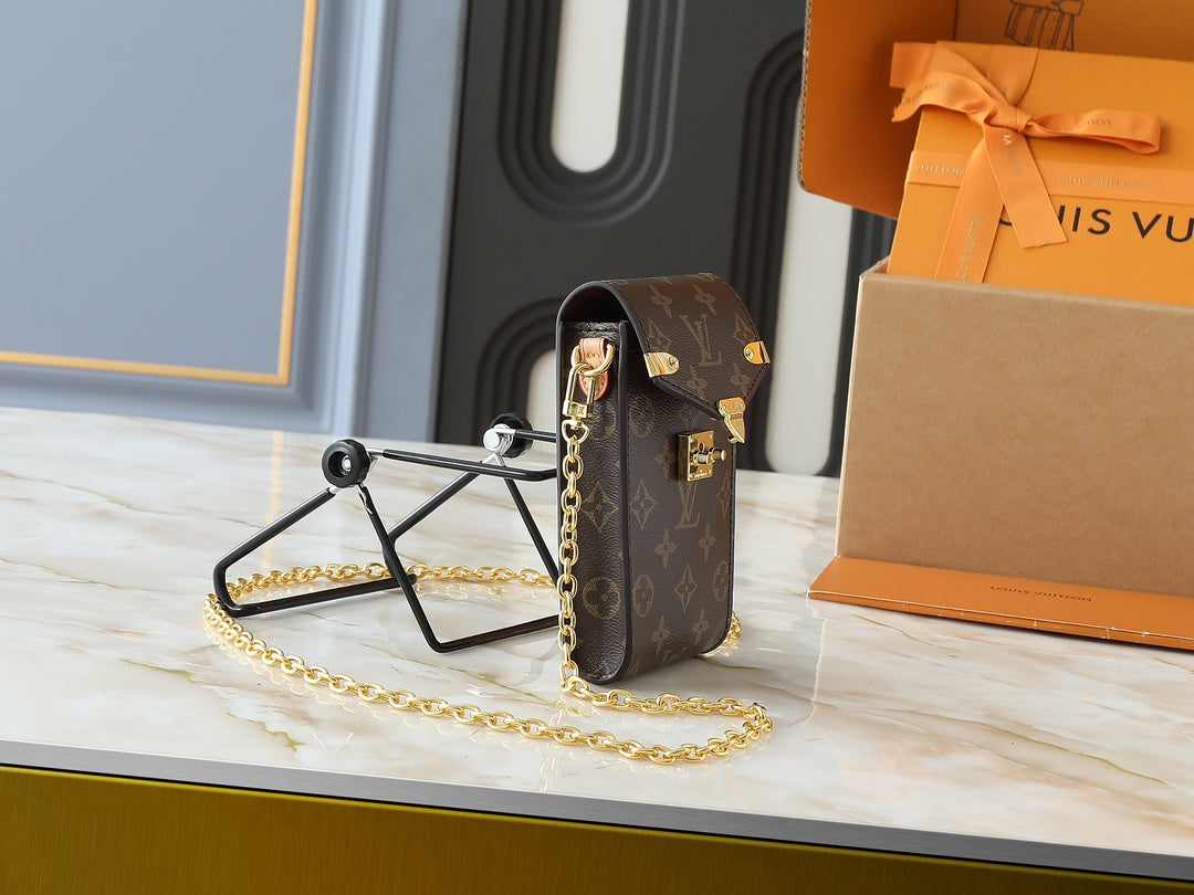 【ルイヴィトン】限定注文◆大人気♪思わず欲しくなるフォンポーチ メティスM13572