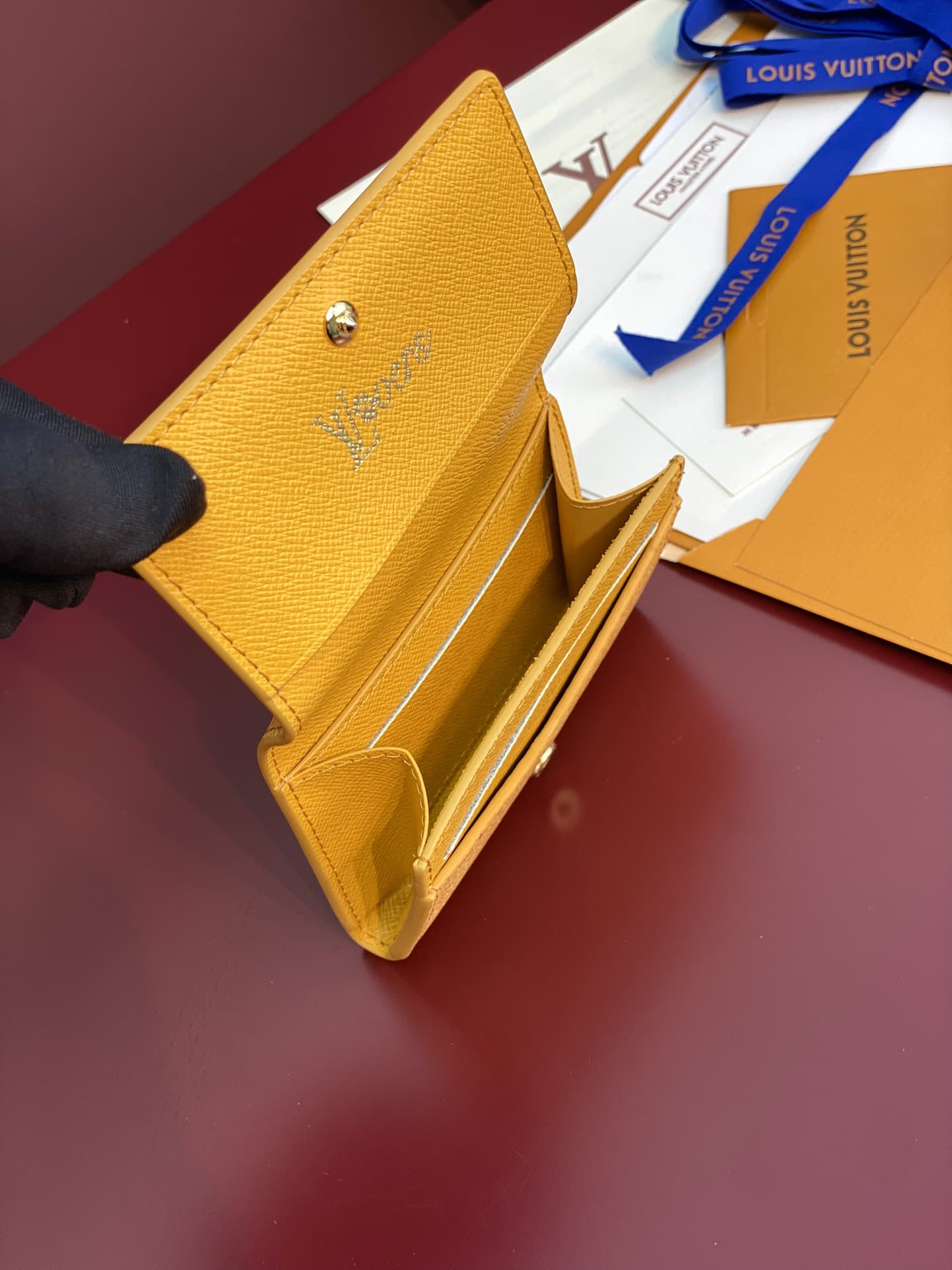 【ルイヴィトン】カード＆名刺入れ付多用途長財布 今季注目♪2色展開