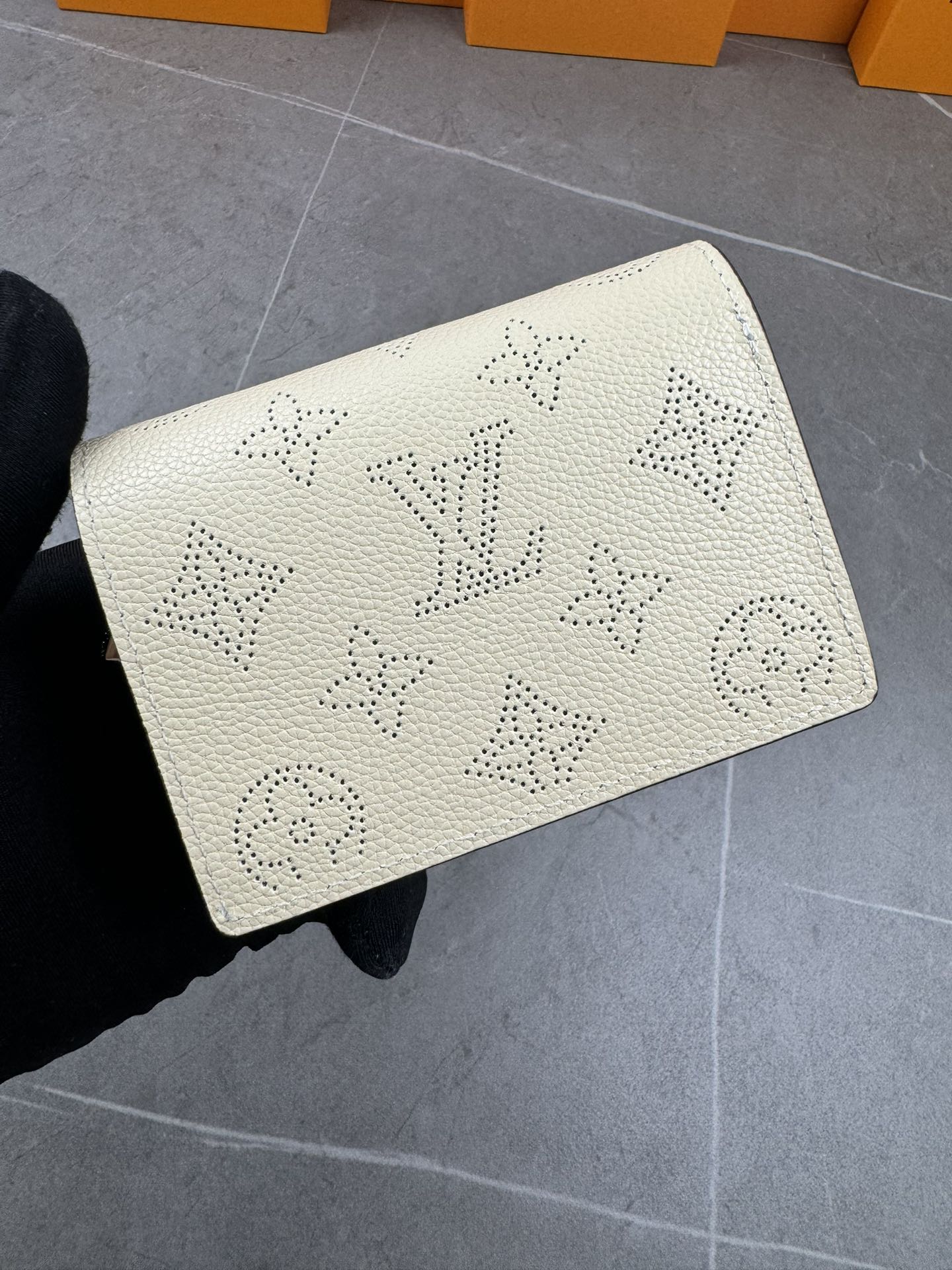 【ルイ・ヴィトン】大人気Cléaシリーズ 短財布 柔らかな牛革