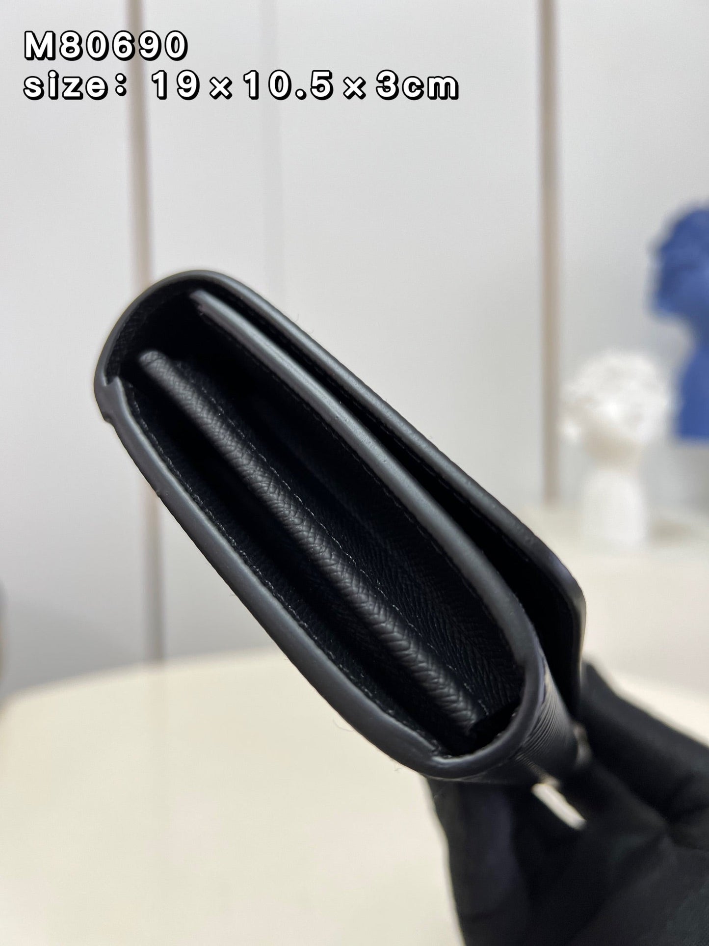 【ルイヴィトン】洗練デザイン限定★希少色あり★ツイスト長財布