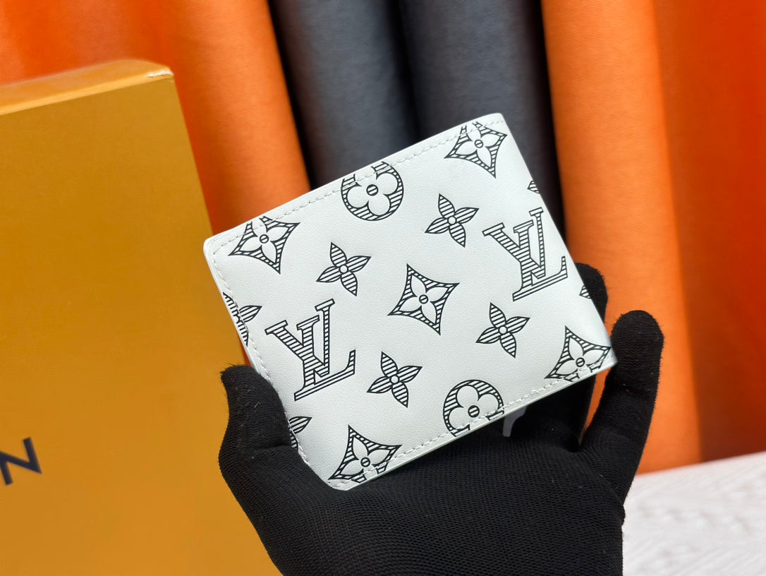 【ルイヴィトン】モノグラムシャドウ 長財布と短財布 機能性と高級感を両立