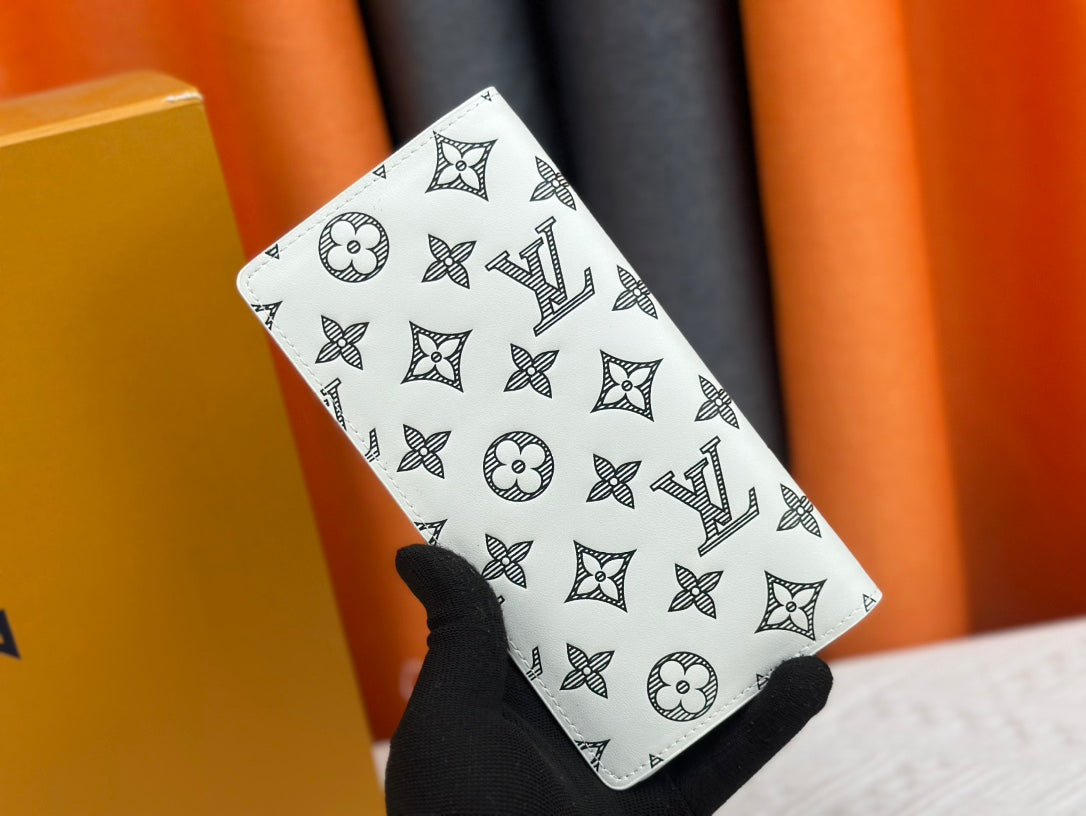 【ルイヴィトン】モノグラムシャドウ 長財布と短財布 機能性と高級感を両立